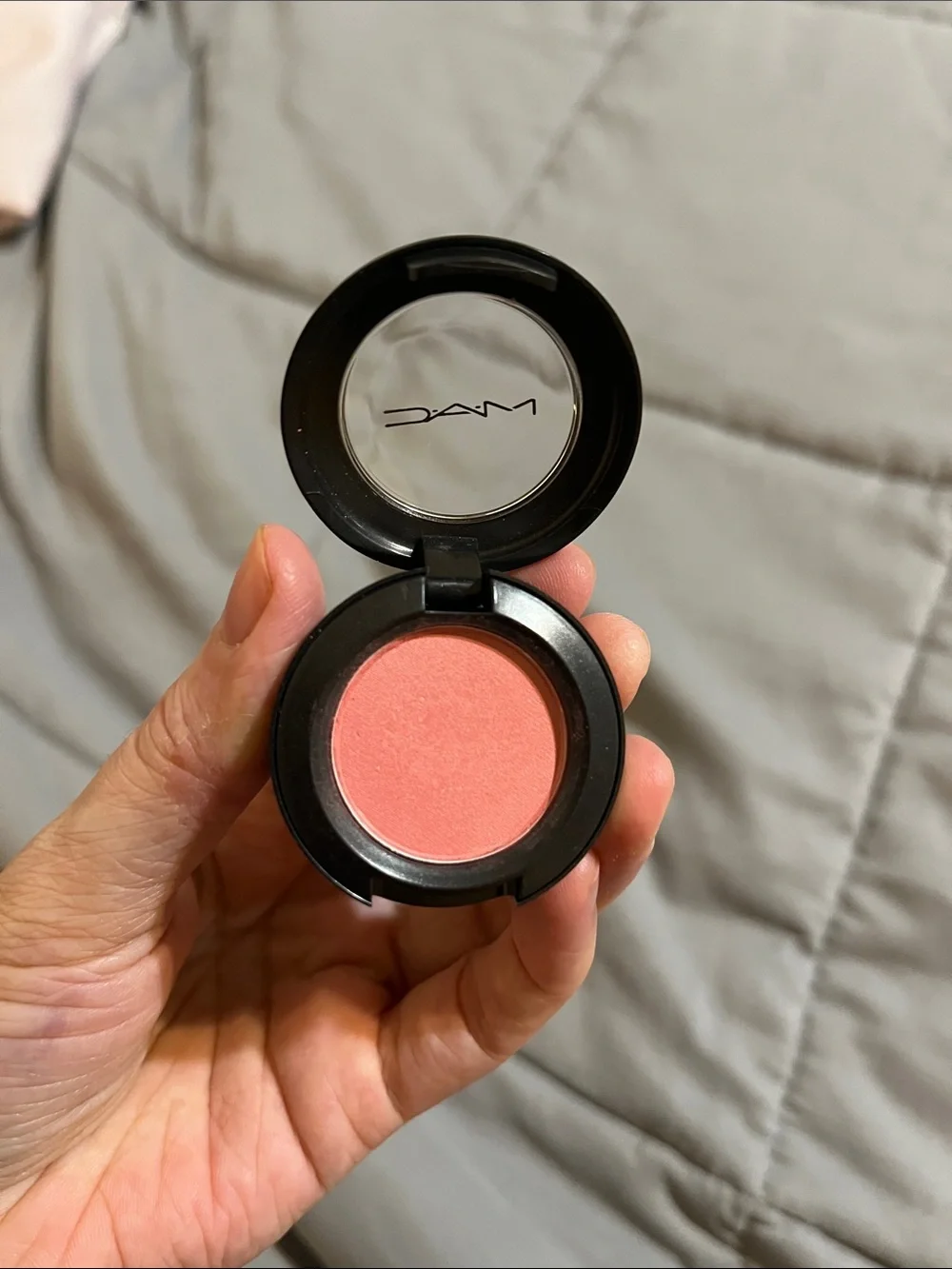 MAC Cosmetics Eyeshadow - Perky Satin